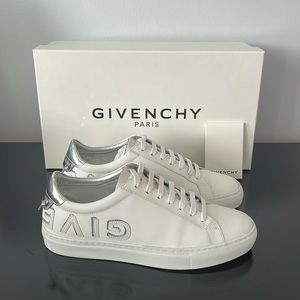 Givenchy leather sneaker